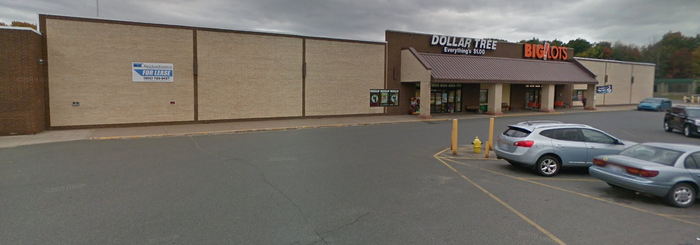 Marquette Mall - From Marquette Mall Memories Facebook (newer photo)